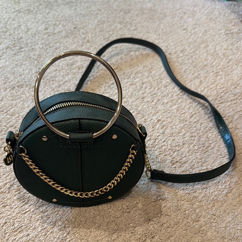 Elegant Green Handbag with Gold Accents